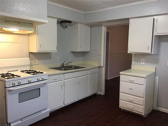 2nd image of 1321 Melton Ln