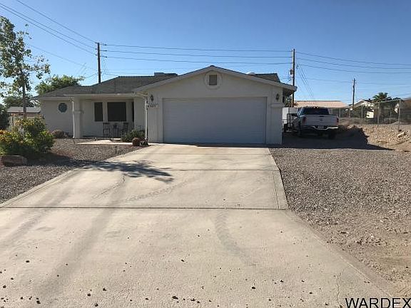 2nd image of 3277 Bluegrass Dr