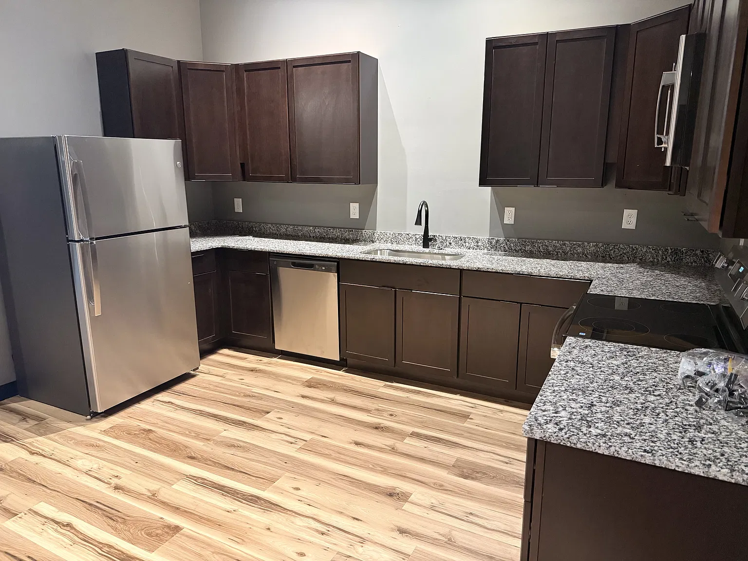 126 E Jefferson St - 5 — Photo 2
