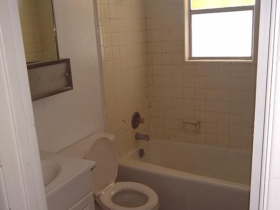5th image of 400 N Avenue K APT 8