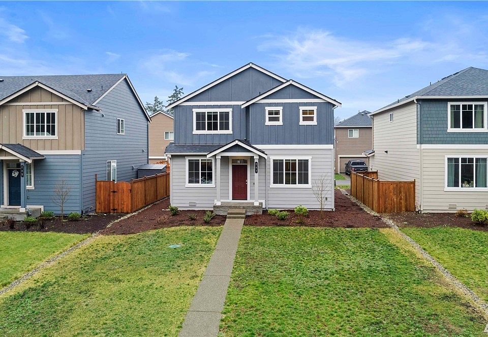 Fantastic neighborhood, large front yards with a welcome home vibe!  Great home better than new, and only a little over 1 year old. 
