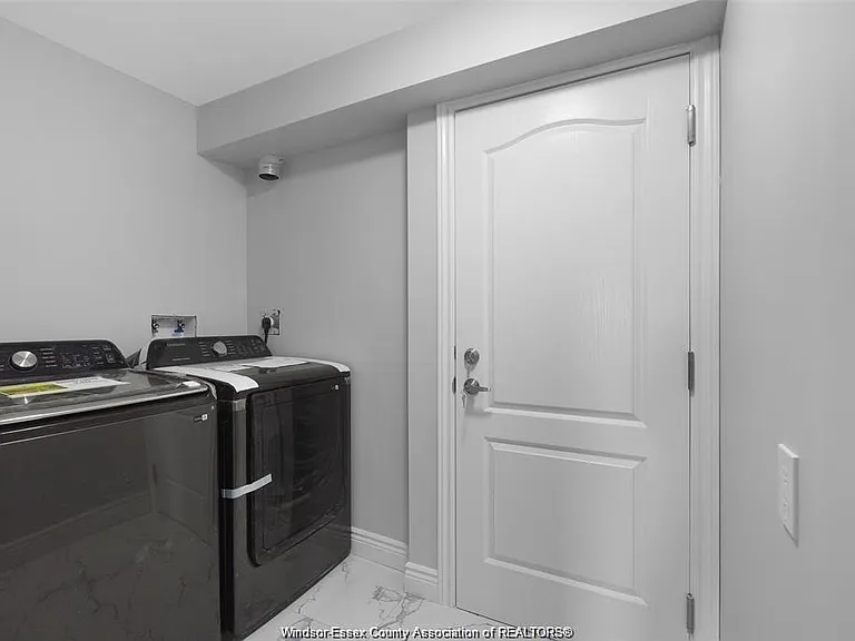151 Lane St #LOWER — Photo 7