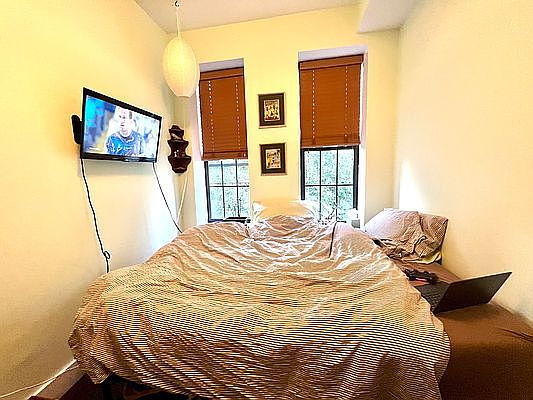 4th image of 780 Saint Johns Pl #2R