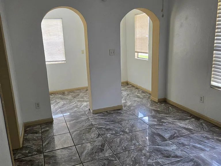 1222 Coleman St — Photo 6