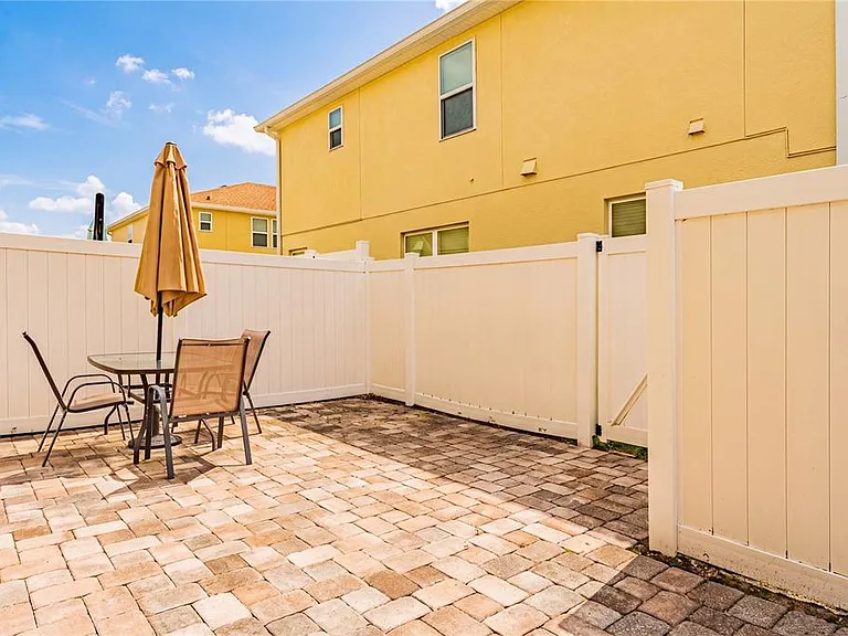 5152 Adelaide Dr — Photo 10