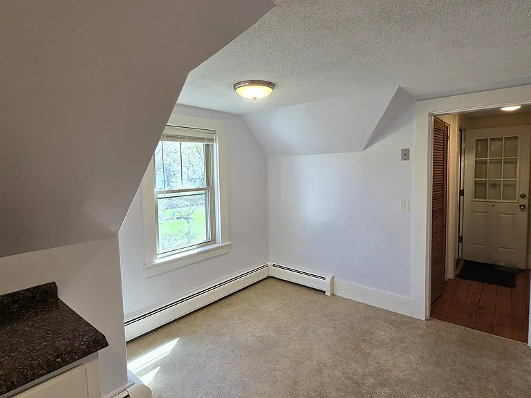 257 Roxbury St #3 — Photo 6