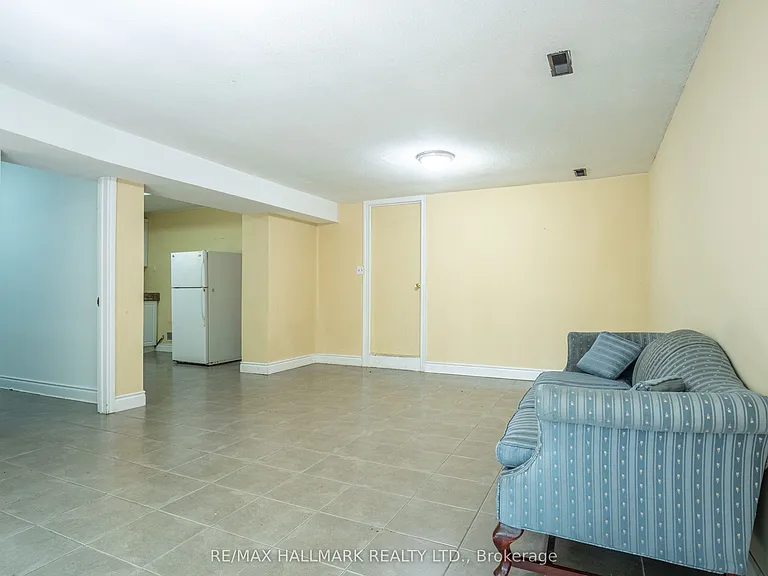 399 Lawrence Ave W #BASEMENT — Photo 14