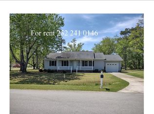 801 Oxford Dr, Morehead City, NC 28557