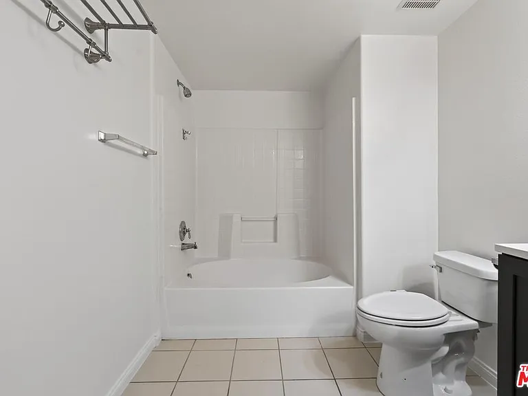 360 Avenue 26 #107 — Photo 33