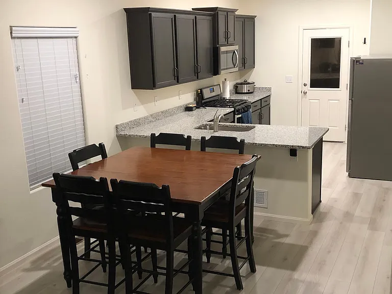 322 Maple St — Photo 8