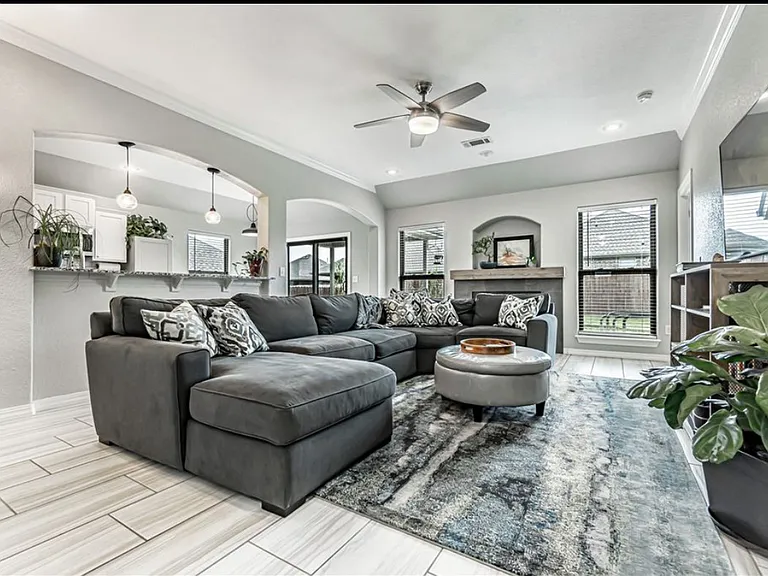 1141 Rosemary St — Photo 2