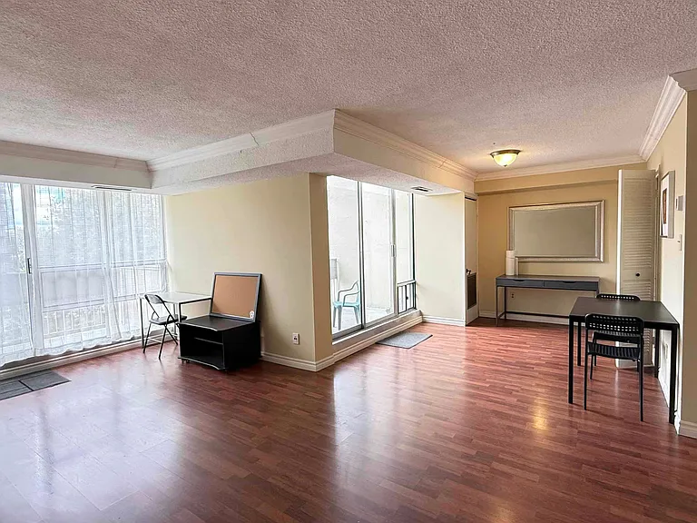 1300 Marlborough Ct #323 — Photo 5