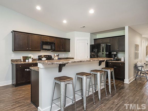 5th image of 3554 Perrin Dr