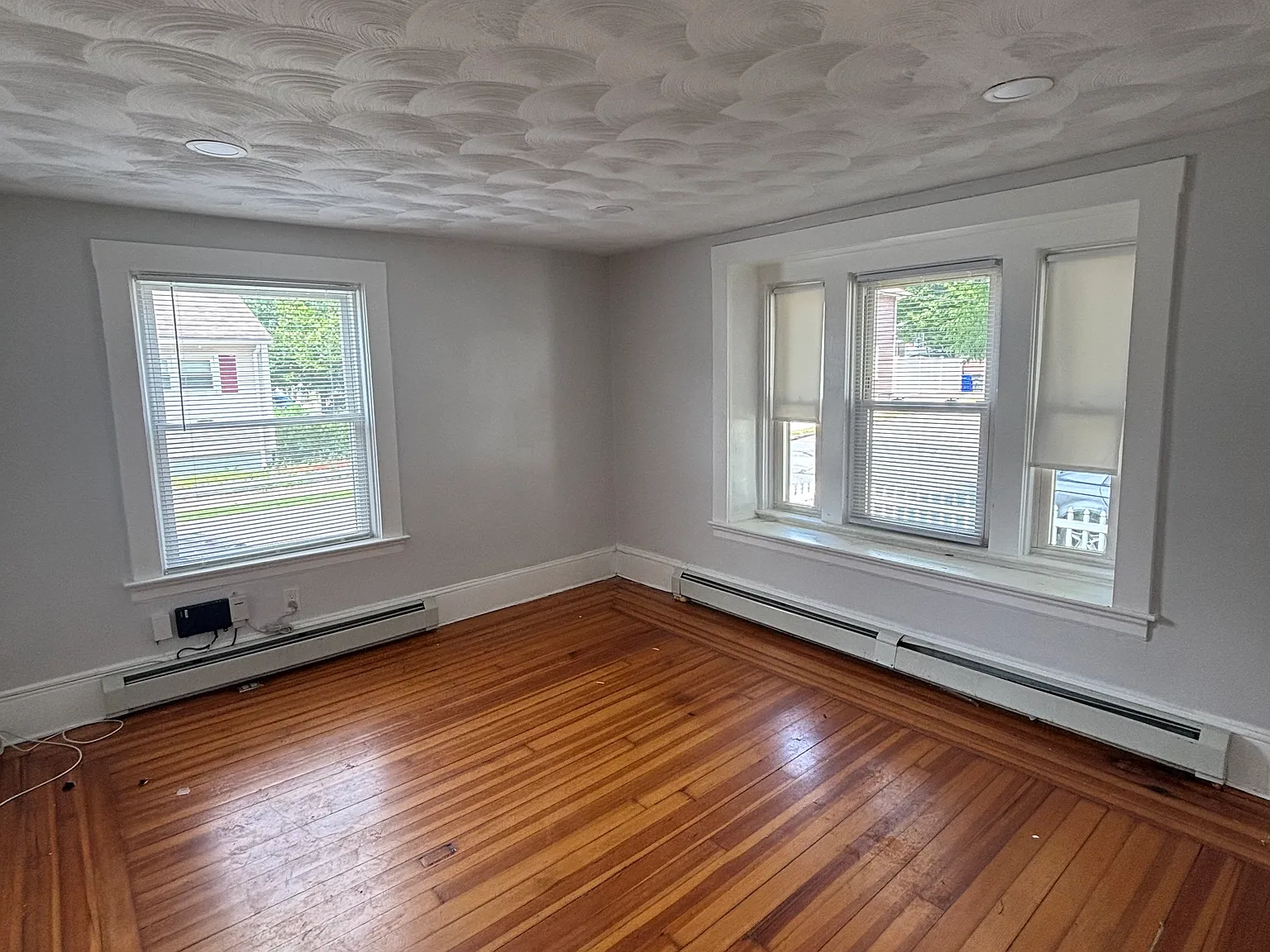 2 bed, 1000 sqft, $2,000 — Photo 2