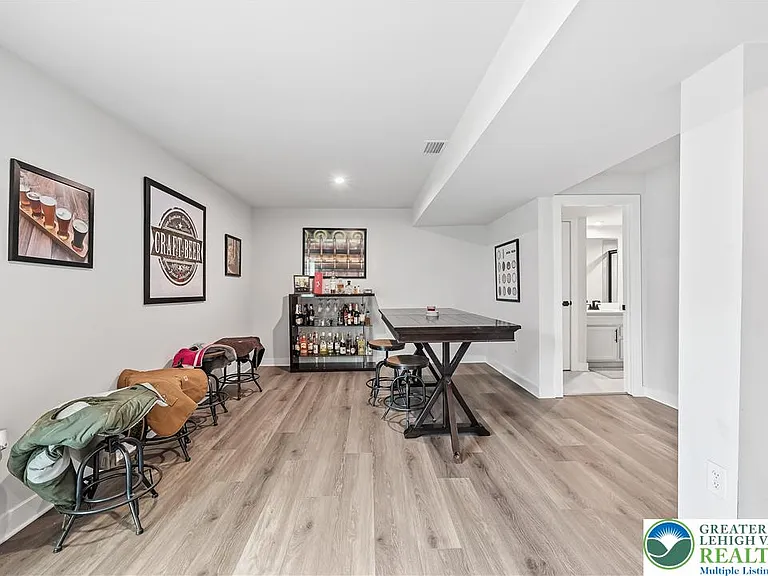 817 Hendon Ln N — Photo 26