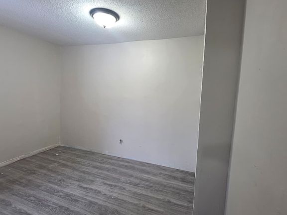 4th image of 43 Elliott St #1