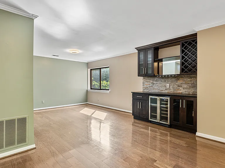 11120 Harbor Ct #1120 — Photo 10