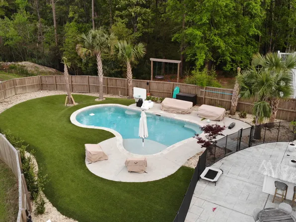 116 Martins Point Dr, Wando, SC 29492