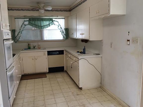 4th image of 5365 Oriole Dr