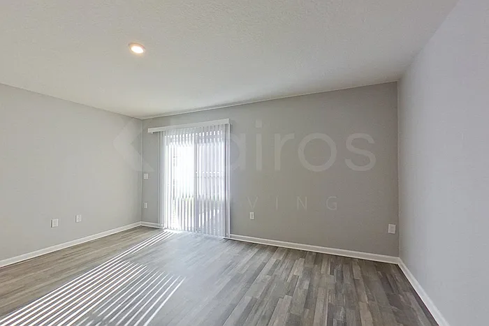 3 bed, 2.0 bath, 1263 sqft, $1,795 — Photo 2