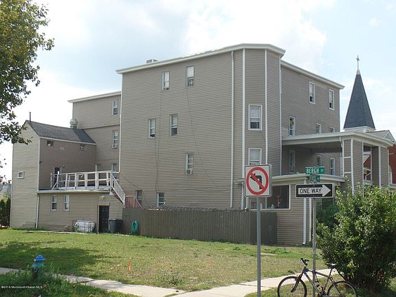 3rd image of 302 1st Ave