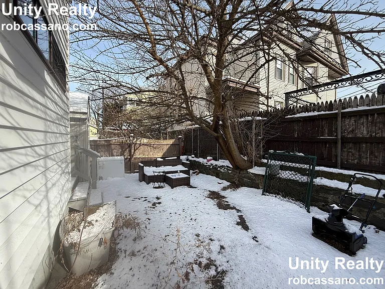 Wesley St — Photo 11