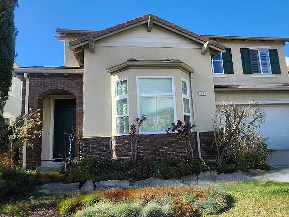 3rd image of 55 Portsmouth Dr