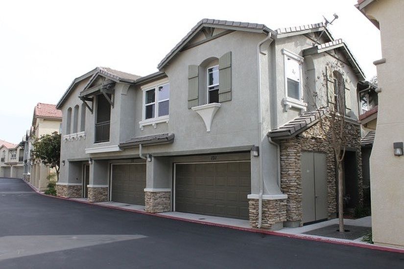 1st image of 425 S Meadowbrook Dr S #131