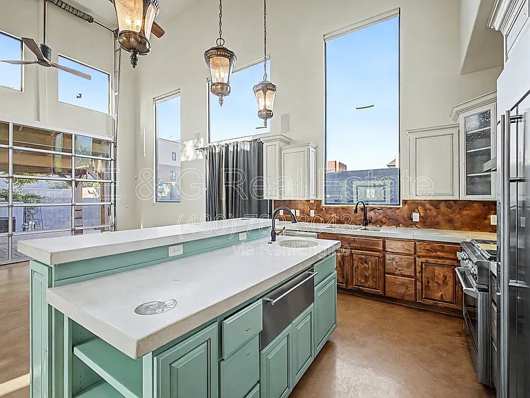 304 S Wilson St — Photo 14