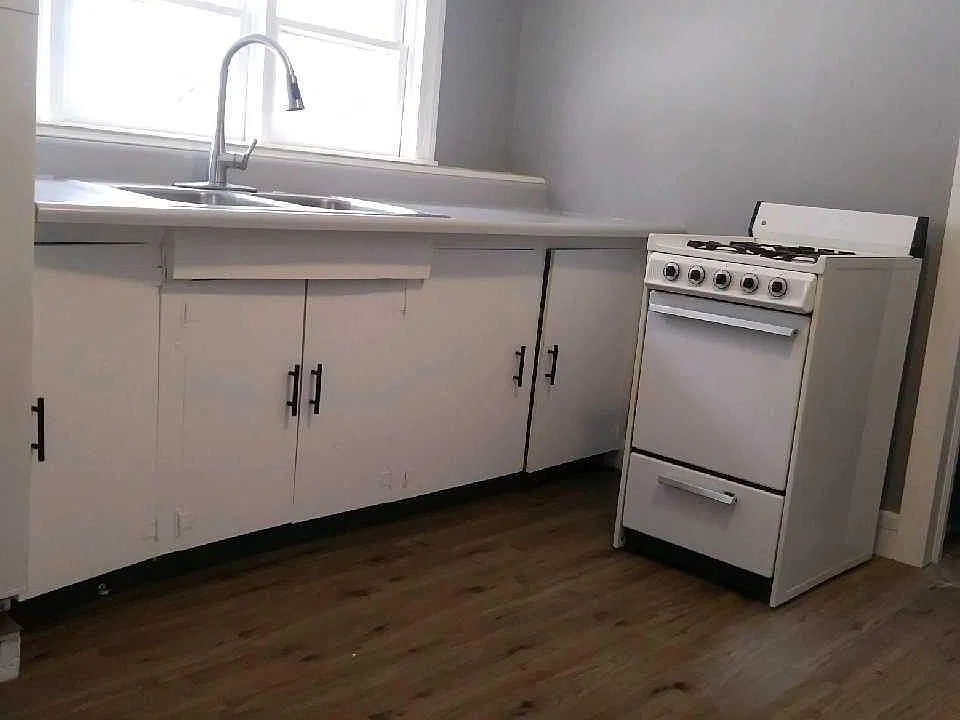203 E 4th St #1/2