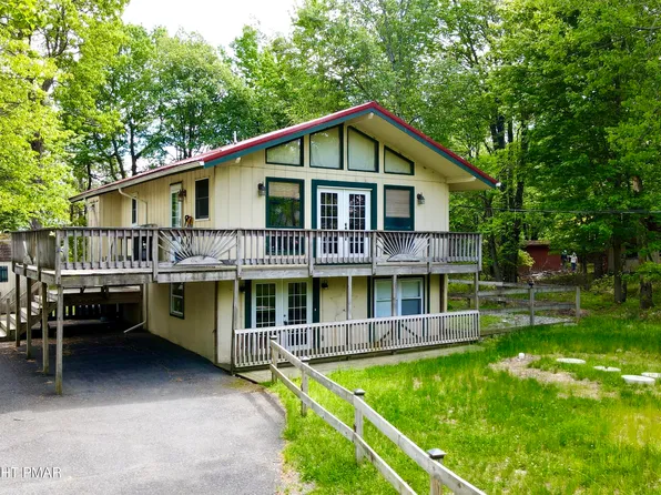 401 Clearview Dr, Long Pond, PA 18334