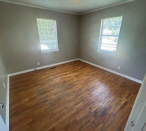 5th image of 546 Wendell Ave