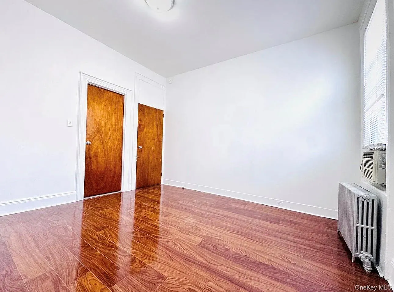 2 bed, 1.0 bath, 900 sqft, $3,200 — Photo 2