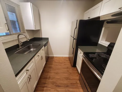 Enjoy the Spacious and Modern 1 Bedroom Located by all the Necessities! Photo 1