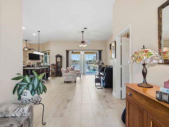 3rd image of 1506 SW Mockingbird Circle