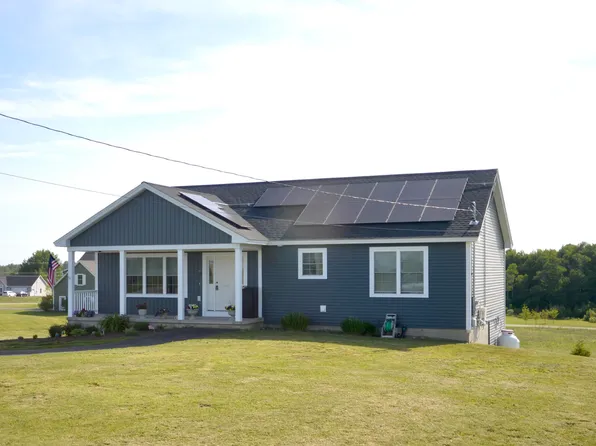 879 Blackstream Road, Hermon, ME 04401