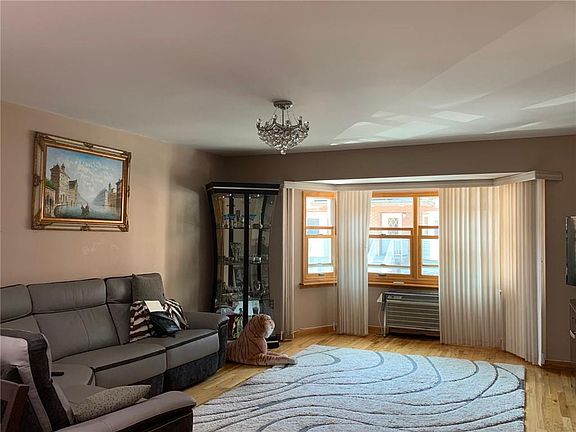 4th image of 12 Cove Ln #4A
