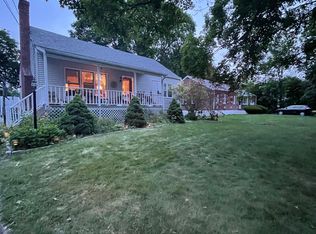 20 Memory Ln, Poughkeepsie, NY 12603