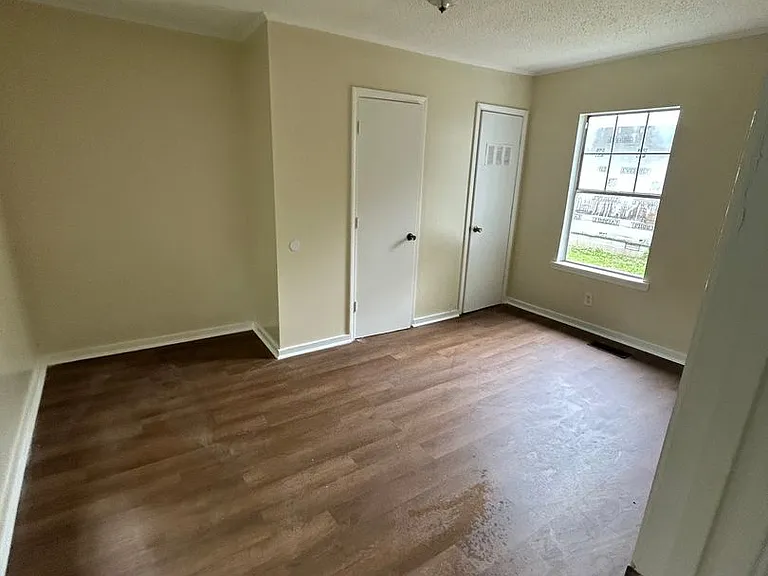 2204 Valmar St — Photo 7