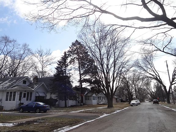 3rd image of 2114 Grant Ave