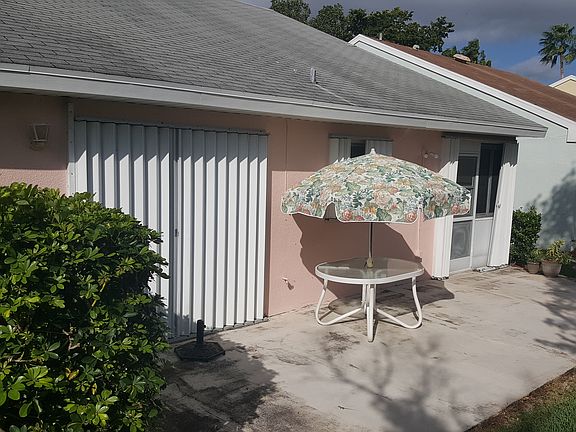 3rd image of 677 SE 22nd Dr