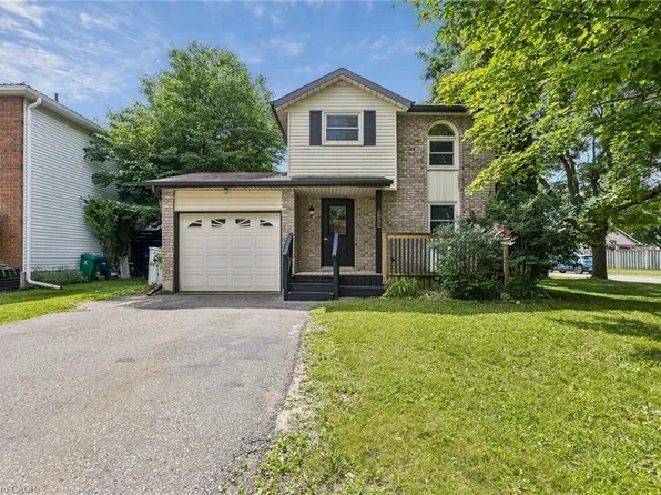 305 Sekura St, Cambridge, ON N1R 7V8