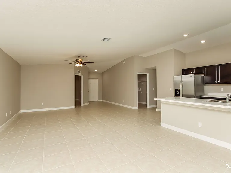 2110 Watkins Rd SE — Photo 6