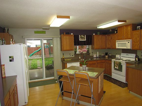 2nd image of 11210 208th Street Ct E