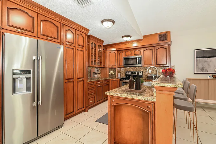 3643 NW 63rd Ct — Photo 4