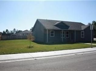 915 SW Colonial Dr, Mountain Home, ID 83647