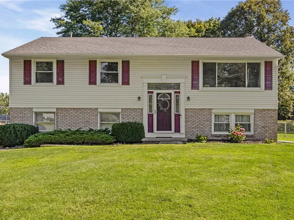 126 Stallion Cir, Rochester, NY 14626