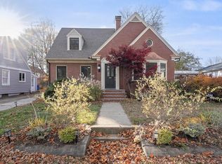 642 Pleasant Valley Pkwy, Providence, RI 02908