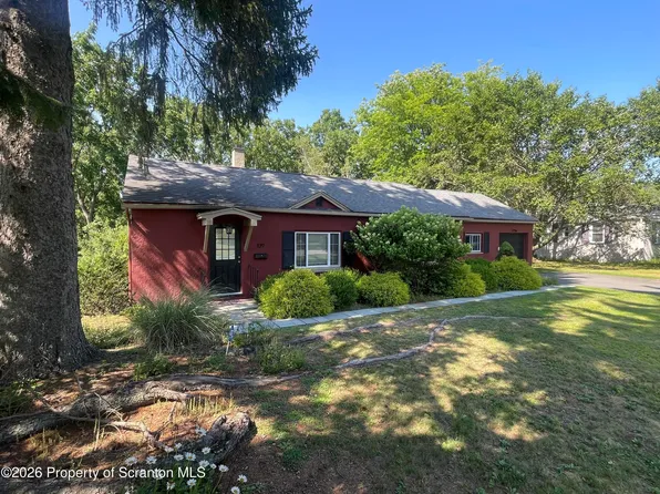 109 Park Dr, Clarks Summit, PA 18411