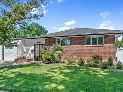 70 Central Park Road, Plainview, NY, 11803